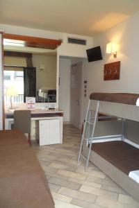 Kuchyň nebo kuchyňský kout v ubytování Hotel Eden