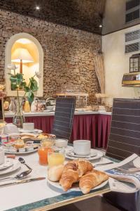 Reštaurácia alebo iné gastronomické zariadenie v ubytovaní Hotel Boréal Nice