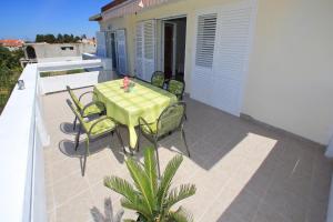 Ein Balkon oder eine Terrasse in der Unterkunft Apartments Mirko&Ana