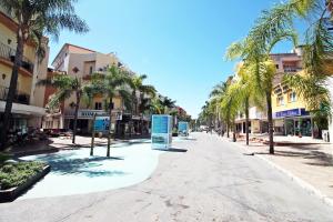 The surrounding neighborhood or a neighborhood close to Az apartmant