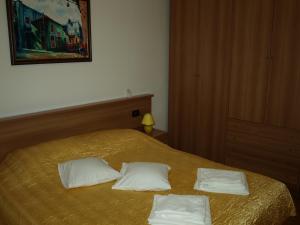 Postel nebo postele na pokoji v ubytování Apartment Branko with free parking