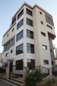 The building in which az apartmanhoteleket is located