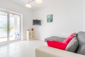 TV a/nebo společenská místnost v ubytování Apartments Miro