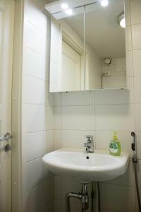Kylpyhuone majoituspaikassa Lahti Alex House