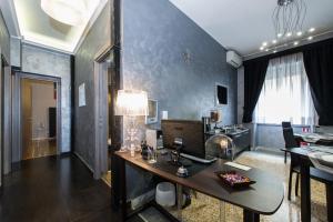 Μια τηλεόραση ή/και κέντρο ψυχαγωγίας στο Domus Fabiola - Vaticano