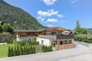 En generel udsigt til bjerge eller udsigt til bjerge taget fra lejligheden