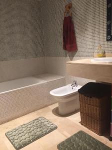 Een badkamer bij Real Torrequebrada