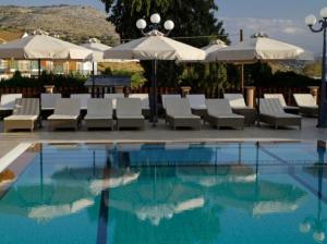 Bazén v ubytování Melidron Hotel nebo v jeho okolí