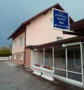 Budova, kde se apartmán nachází
