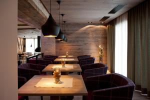 Posezení v ubytování Hotel Walliserstube