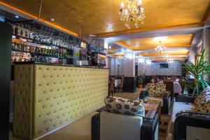 Lounge nebo bar v ubytování Hotel Foisor