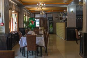 Restaurace v ubytování Hotel Foisor
