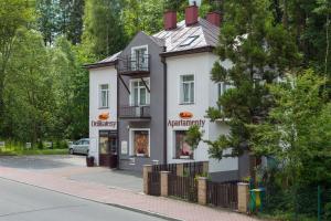 Budova, v ktorej sa apartmán nachádza