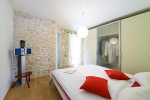 Ένα ή περισσότερα κρεβάτια σε δωμάτιο στο Villa Marina Kruševo-Zadar +52 φωτογραφίες