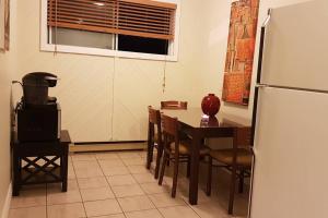 2-Bedroom Apartment Sweet #5 by Amazing Property Rentals