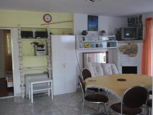 Kuchyň nebo kuchyňský kout v ubytování apartmani srecko