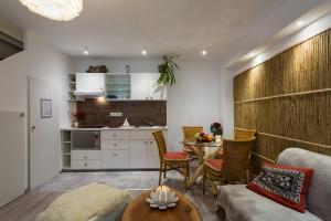 Kuchyňa alebo kuchynka v ubytovaní Suites 13 Budapest