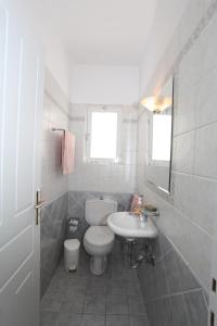Bagno di Unique Flat with Sea View at Edem Beach - A Seafront Property by Athenian Homes