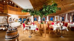 Reštaurácia alebo iné gastronomické zariadenie v ubytovaní Wellnessresort Seiwald **** Superior