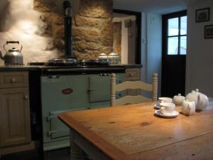 Dapur atau dapur kecil di Blisland Cottage
