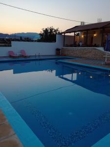 Φωτογραφία από το άλμπουμ του Karmi Apartments στο Κολυμβάρι