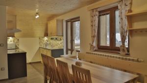 Kuchyňa alebo kuchynka v ubytovaní Horský apartmán Draps