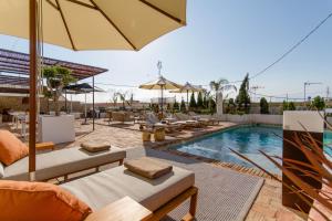 A piscina localizada em La Serena Boutique Hotel & Wellness - Altea ou nos arredores