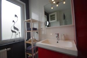 Ένα μπάνιο στο CityStudiosTreysa +28 φωτογραφίες