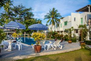 Πισίνα στο ή κοντά στο Absolute Beachfront villa