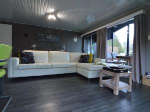 Posezení v ubytování Modern Stay by Fishing Pond