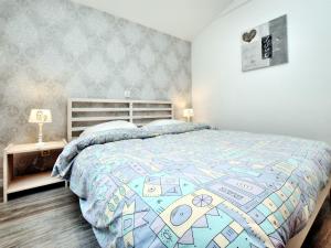 Wonderful Holiday Home in Beauaring with Sauna tesisinde bir odada yatak veya yataklar
