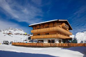 冬のHotel Burgwald - Ski In & Ski Outの様子