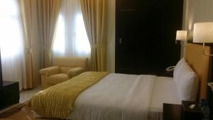 Katil atau katil-katil dalam bilik di Remas Hotel Suites - Al Khoudh, Seeb, Muscat