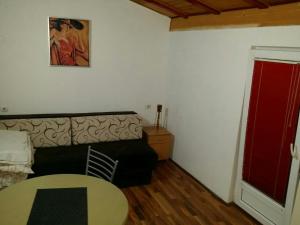 Χώρος καθιστικού στο Apartmani Teodor