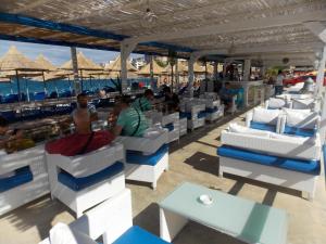Εστιατόριο ή άλλο μέρος για φαγητό στο Sunset Suites