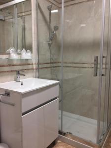 Hostal Santa Baia tesisinde bir banyo