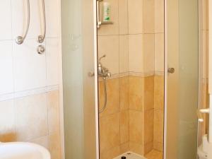 Fotografie z fotogalerie ubytování Charming Apartment in Okrug Donji near Sea v destinaci Okrug Donji