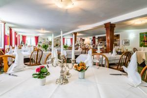 Restaurace v ubytování Hotel Goldener Sternen + 11 fotografií