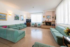 Posezení v ubytování Albergo Villa A Mare