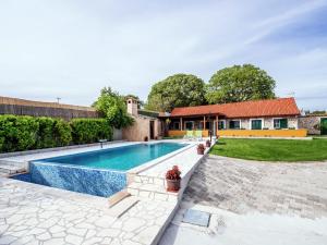 Fotografie z fotogalerie ubytování Lovely holiday home with private infinity pool v destinaci Kakma
