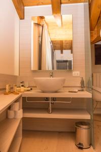 White Angel Hotel tesisinde bir banyo