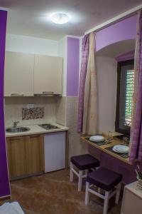 Küche/Küchenzeile in der Unterkunft Apartments Casa del Sol Jovana
