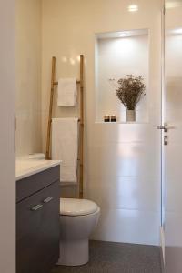 Ванна кімната в Bairro Alto Studio Apartments - by LU Holidays