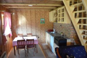 Kuhinja ili čajna kuhinja u objektu Apartment Mateja