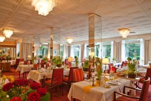 Restaurace v ubytování Chateau Fontenay + 37 fotografií