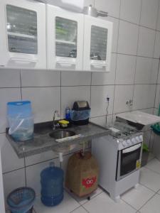 Porto dos Lencóis - Chalé Tipo Apartamento的厨房或小厨房