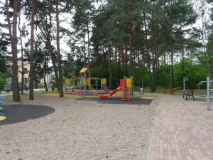 Afbeelding uit fotogalerij van Sosnowy apartament in Józefów