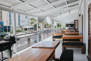 Restaurace v ubytování Coolangatta Sands Hotel