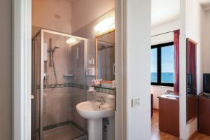Koupelna v ubytování Hotel Brigantino Non Dista