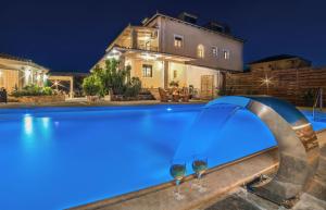 Bazén v ubytovaní Eleni's Family Villa alebo v jeho blízkosti